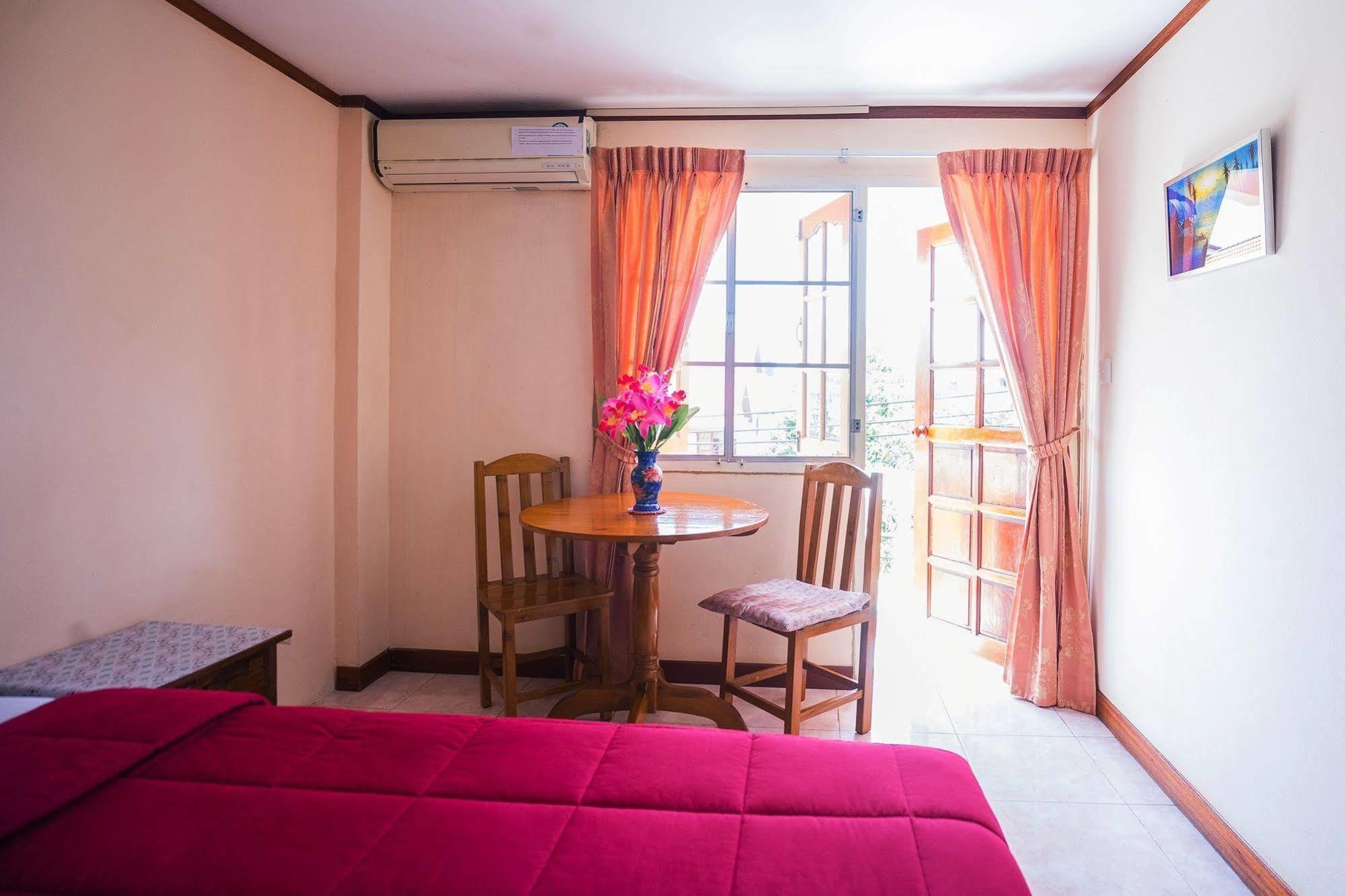 The Britannia Hotel Chiang Mai Exterior photo